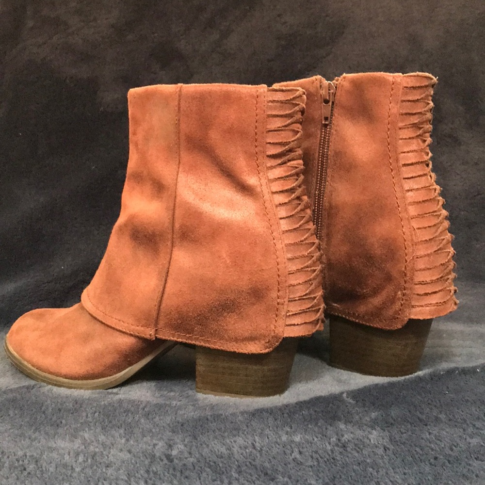 Jessica Simpson boots